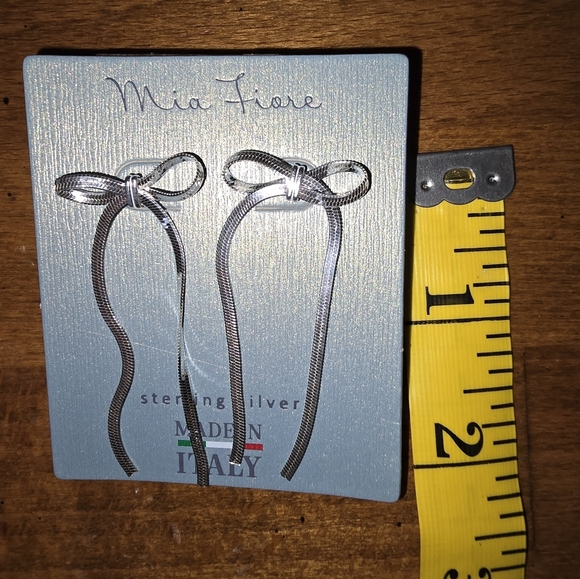 Mia Fiore Long-Bow Earrings - Picture 2 of 2